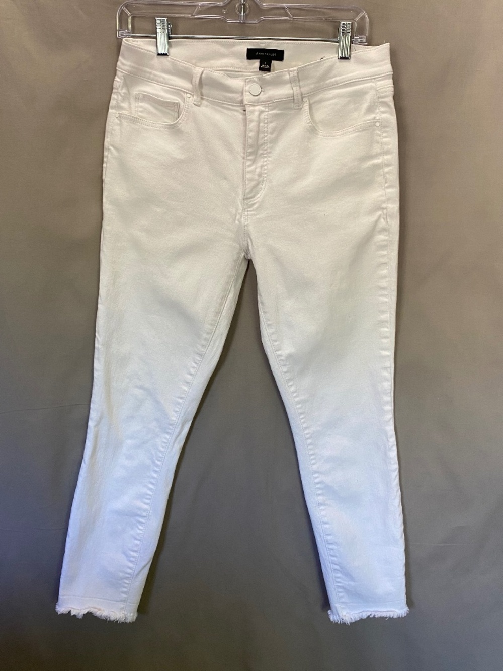 Ann Taylor The Skinny Crop Jeans White - Women's Size 6